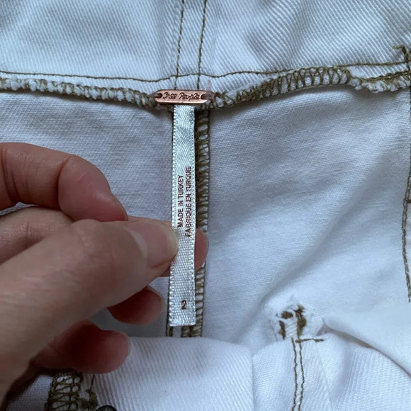 FREE People Cream Cotton 5 1/2” High  Rise Jean Cindy Utility Short Size 2 - Picture 7 of 13